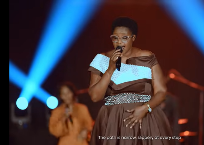 Aline Uwera Yashyize Hanze Indirimbo Ye Ya Mbere Yise “Wicogora”