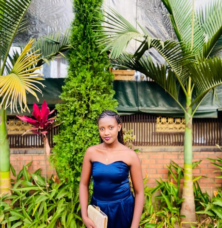 Umulisa Cynthia yongeye kugarukana imbaduko mu ruganda rwo gukora imiziki yo kuramya no guhimbaza Imana       