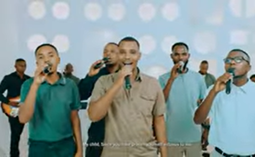 Nzamura: Indirimbo ya New Singers Voice Of Praise Choir ihamagarira Abakristo gufatanya urugendo rugana mu ijuru
