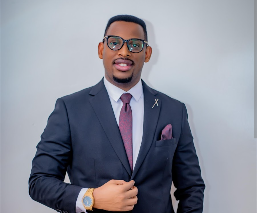 Pastor Mugisha Jackson umwe mu basigiwe kuzana benshi kuri kristo yatumiwe mugitaramo cyateguwe na Beersheba Family