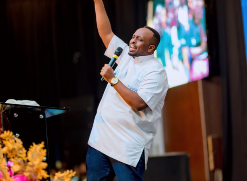 Umuramyi Confi afite gahunda yo kuzenguruka I burayi ari kubyina umukunga