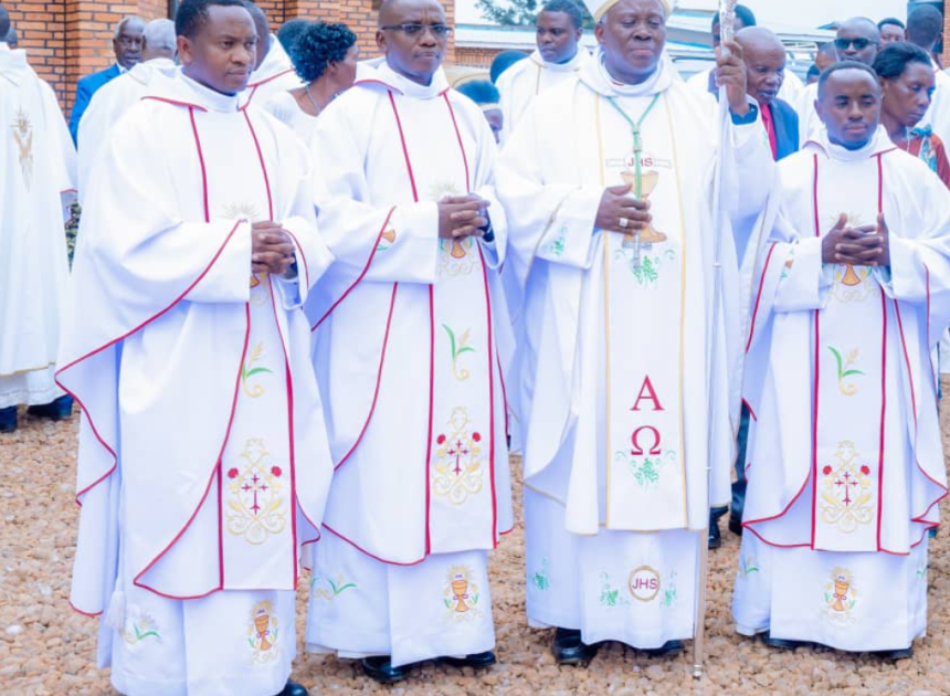 Diyosezi ya Byumba yungutse abandi baseserdoti batatu mu muhango wabereye kuri Katederali ya Byumba