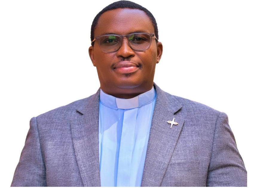 Padiri Jean Pierre Nsabimana yagizwe umuyobozi mushya w’Iyamamazabutumwa rihuweho n’u Rwanda, RDC n’u Bubiligi