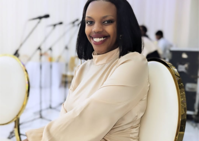 Umuramyi Rachel Queen Uwineza wamenyekanye muri “Hari  Impamvu” ya Israel mbonyi agiye gutaramira i Kigali