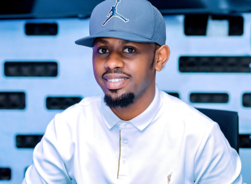 Prosper Nkomezi ari gutera intambwe ikomeye mu kugeza ubutumwa bwiza ku mpera z’isi