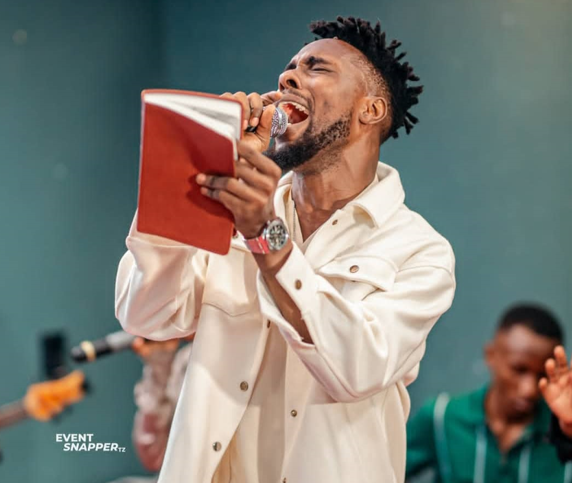 Umuramyi Zoravo yatumiwe na Tracy and Rene Patrick mu bihe byo kuramya bizaba intangiriro y’ububyutse mu Rwanda