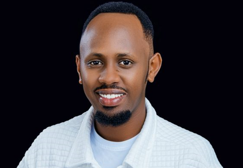 Prosper Nkomezi ari gutera intambwe ikomeye mu kugeza ubutumwa bwiza ku mpera z’isi