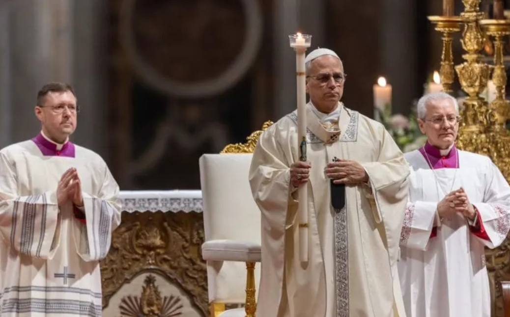 Abiyeguriye Imana basabwe kuba umusemburo w’amahoro n’ikimenyetso cy’icyizere mu isi yugarijwe n’ibibazo