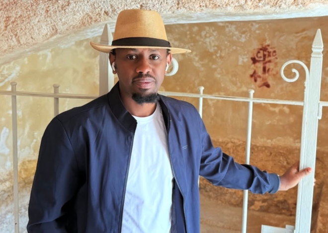 Prosper Nkomezi yanejejwe no gusura ahantu hatagatifu muri Israel mbere y’igitaramo yateguraga gukorera i Tel Aviv