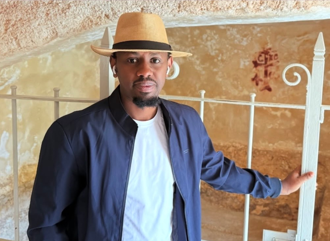 Prosper Nkomezi yanejejwe no gusura ahantu hatagatifu muri Israel mbere y’igitaramo yateguraga gukorera i Tel Aviv