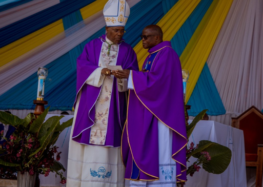 Mu rugendo bakoreye i Kibeho, Abakirisitu ba Diyosezi ya Nyundo batanze inkunga irenga miliyoni 15 zo kwagura Ingoro ya Bikira Mariya