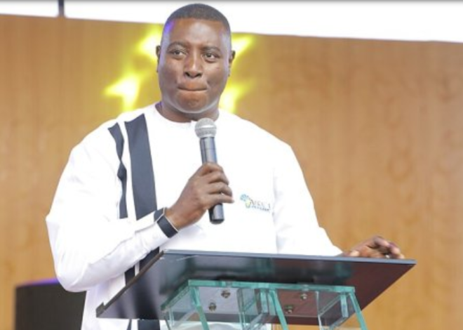 Pastor Gitwaza yasabye Abakristo kureka gucira abandi imanza ahubwo bakajya mu mwanya wo kubafasha