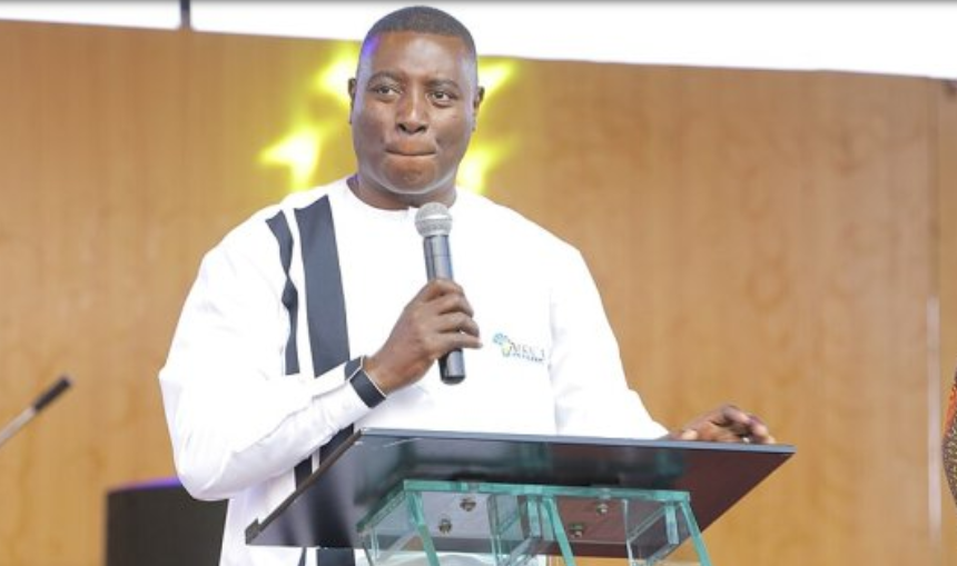 Pastor Gitwaza yasabye Abakristo kureka gucira abandi imanza ahubwo bakajya mu mwanya wo kubafasha