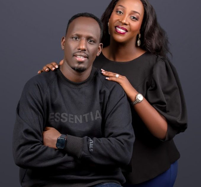 Narabimubwiye ko tuzabisubiramo yaransondetse! Chance yavuze uko urukundo rwabo rwatangijwe no kwandikwa mu ntoki kubera kubura amagambo yo gukoresha