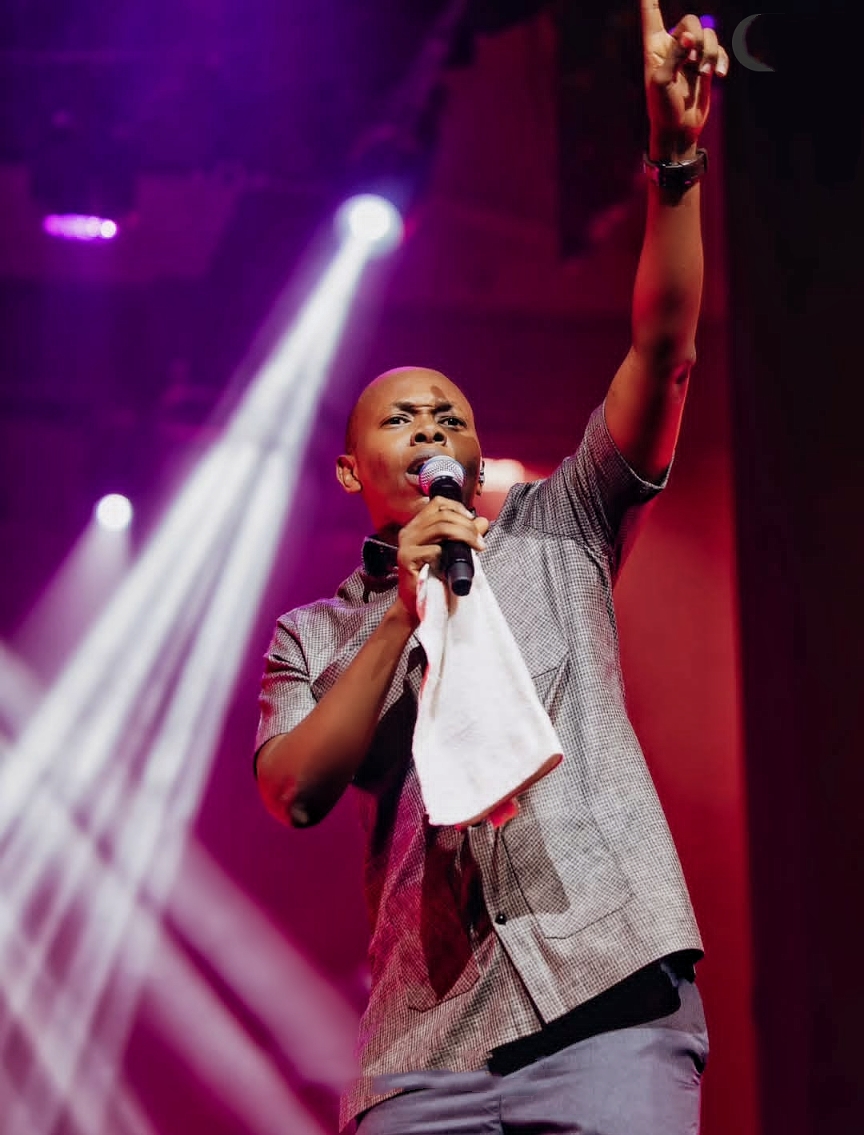 Pastor Lopez yatangaje ko imyanya yamaze gushira ku bifuza kwitabira igitaramo gikomeye azakorera I Bruxelles