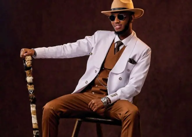 Emmy Vox agarukanye imbaraga nshya mu muziki abinyujije muri “Intango” album ikoranye ubuhanga budasanzwe