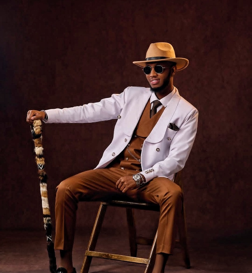 Emmy Vox agarukanye imbaraga nshya mu muziki abinyujije muri “Intango” album ikoranye ubuhanga budasanzwe