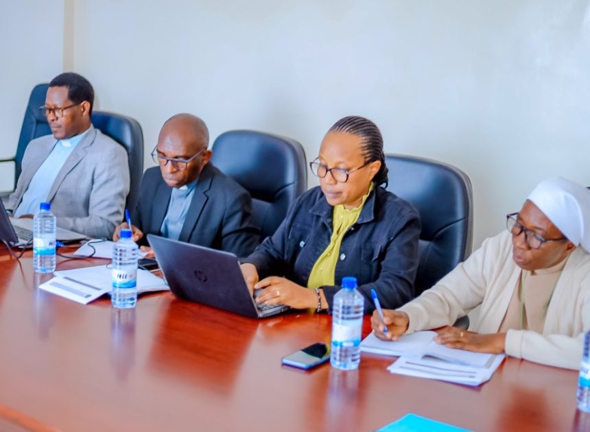 Kiliziya isanga kudategura kubaka umuryango no kutumva inshingano z’urugo biri mu biri gutiza umurindi gatanya mu Rwanda