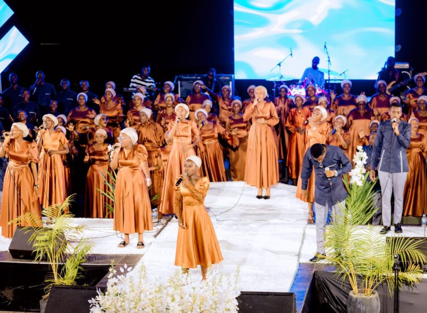 “Nimurebe Urukundo” ya Chorale Yakin ADEPR Kicukiro Shell yasohokanye ubutumwa bukora ku mitima ya benshi
