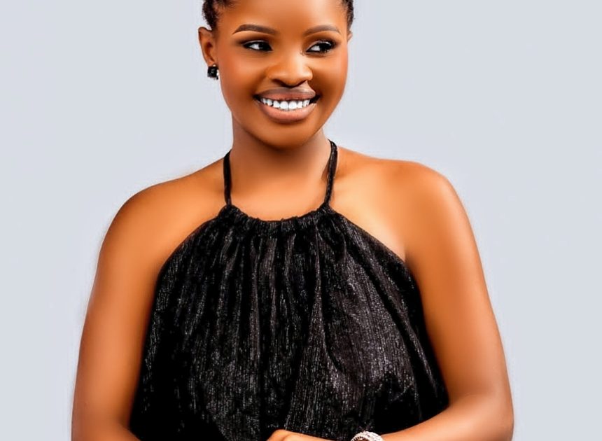 “Narahiriwe album”: Emeline Penzi yateguje umunsi w’amateka ku bakunzi b’umuziki wo kuramya