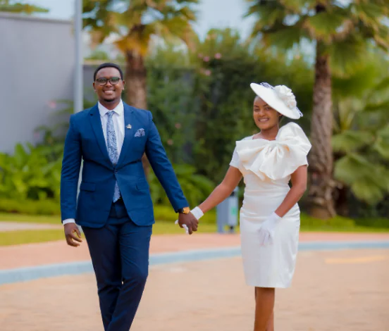 Ndagushimira kuba uri umugabo mwiza! Karasira Clarisse n’umugabo we bizihije imyaka itanu y’urushako banizihiza isabukuru y’amavuko