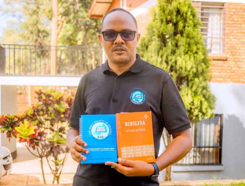 Abakirisitu basabwe gushyigikira ibikorwa bya Bibiliya kugira ngo n’abatishoboye bayibone