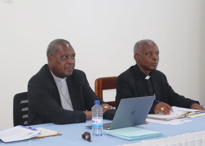 Abepiskopi bongeye kuburira abiyita Abatowe babasaba kugaruka mu murongo wa Kiliziya