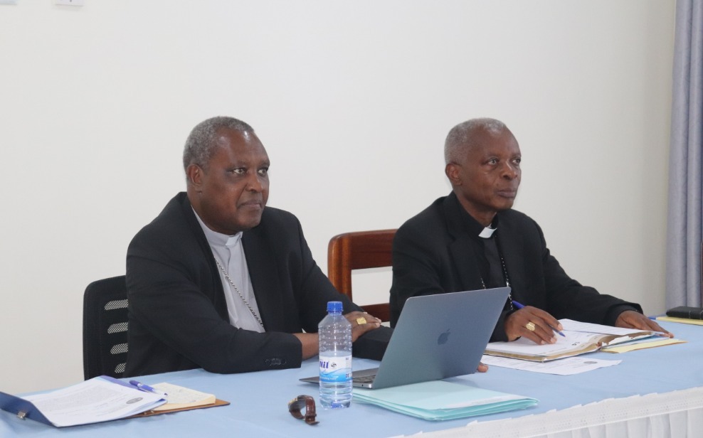 Abepiskopi bongeye kuburira abiyita Abatowe babasaba kugaruka mu murongo wa Kiliziya
