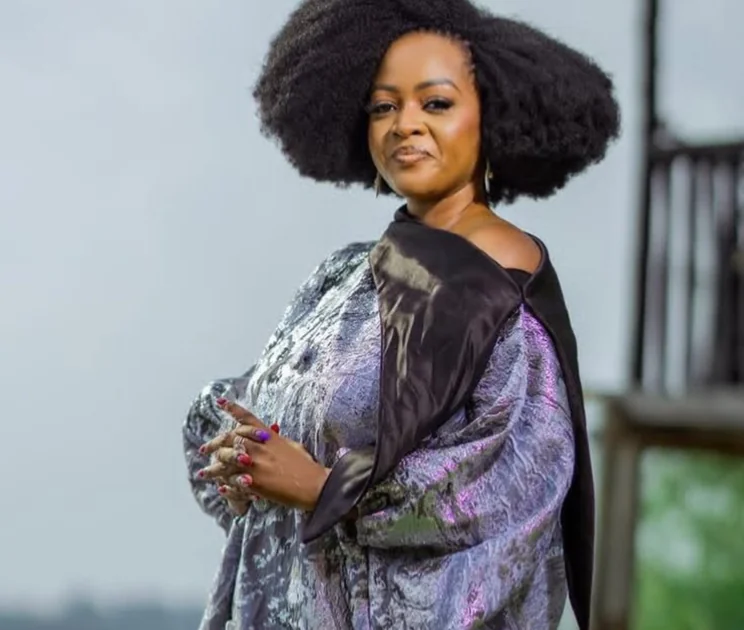 Aline Gahongayire: Kwikunda no kwiyubaka ni umuti ukomeye urinda kwiheba