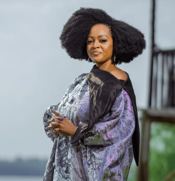 Aline Gahongayire: Kwikunda no kwiyubaka ni umuti ukomeye urinda kwiheba