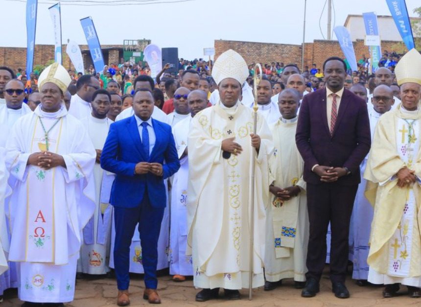 Hari urubyiruko tutakibasha kugeraho_ Kiliziya Gatolika yasabye ubuvugizi ku kiliziya zafunzwe