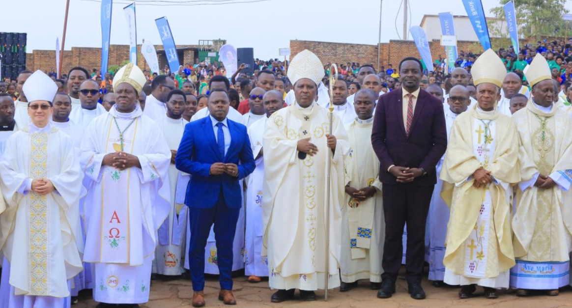Hari urubyiruko tutakibasha kugeraho_ Kiliziya Gatolika yasabye ubuvugizi ku kiliziya zafunzwe