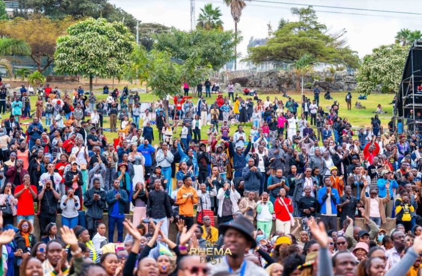 Ibihumbi by’Abakristo bateraniye i Nairobi mu isengesho n’ivugabutumwa muri Rhema Feast 2026