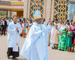 Abakristu ba Paruwasi ya Ruyenzi basabye ko hubakwa Ingoro ya Mutagatifu Stanislas wa Yezu na Mariya