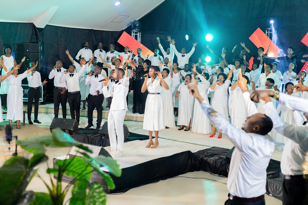 “Twabaye abana b’Imana ku bw’umusaraba” ubutumwa bwa Elayo Choir ADEPR Gatenga mu indirimbo nshya yitwa “Ndashima Umusaraba”