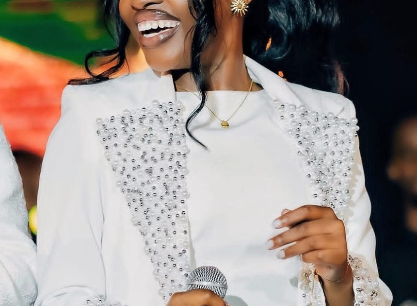 Emeline Penzi yiyongereye ku baramyi bazataramira muri “Ndi Uwe Live Concert – Edition 3”