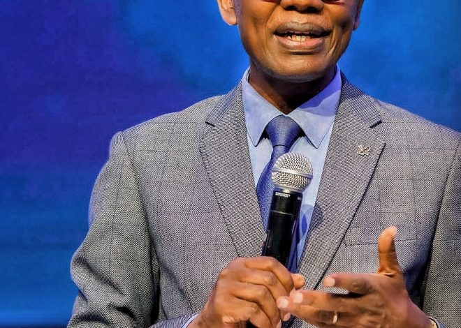 Pasiteri Didier Habimana na Rev. Dr. Antoine Rutagisire mu bazigisha muri Nezeza Ijuru Conference 2026