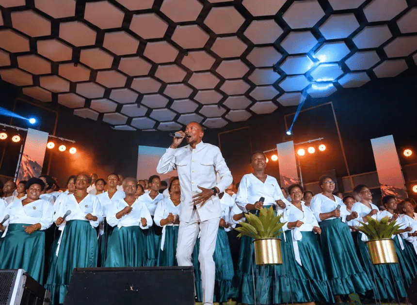 Korali Abatwaramucyo iherutse gushyira hanze indirimbo yise “Yesu ni Muganga.”